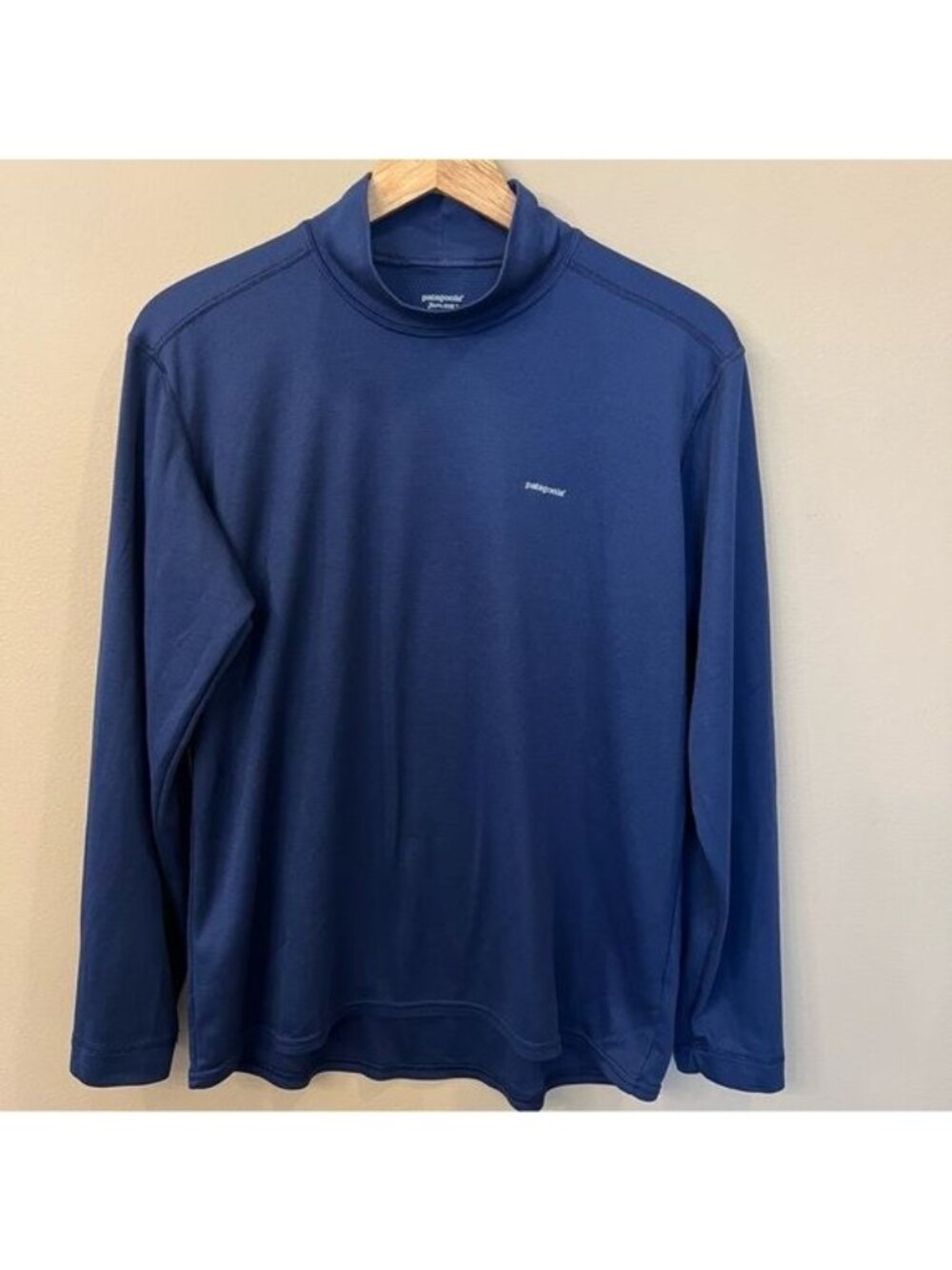 Patagonia Capilene Men’s Mock Neck Shirt Base Layer Size Medium Blue Vintage Y2K
